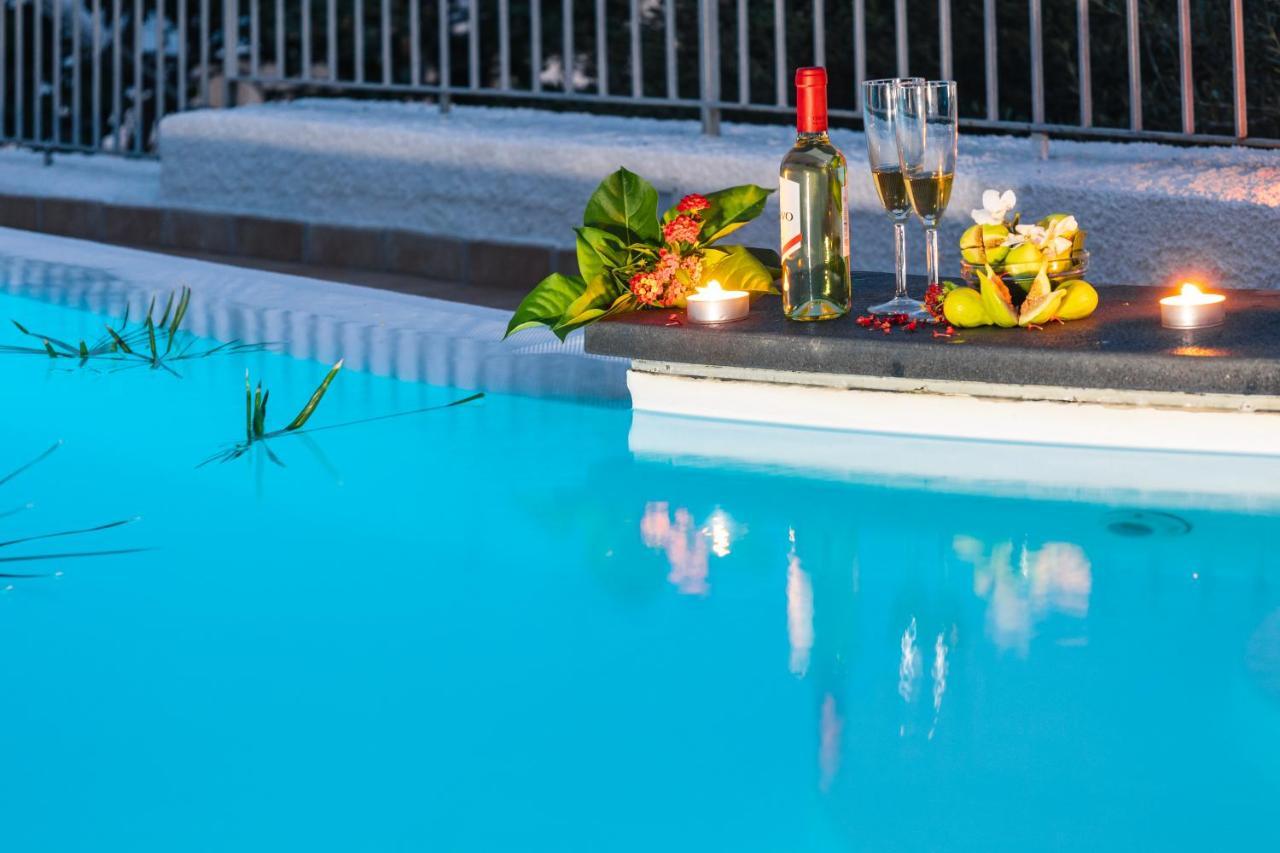 La Apartahotel 4*