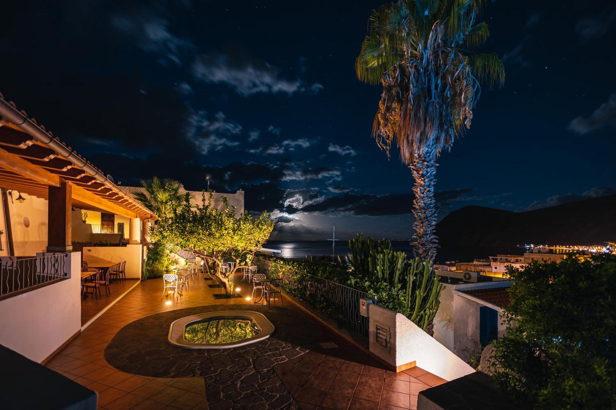 La Apartahotel 4*