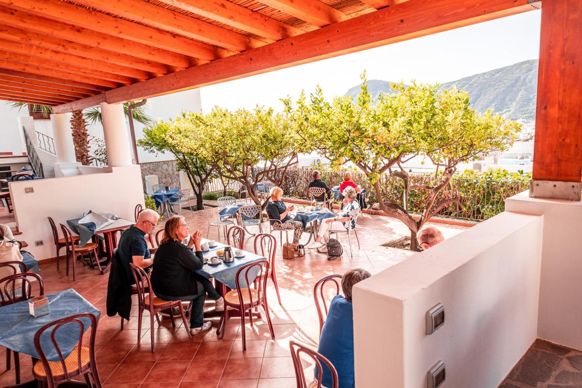 La Apartahotel