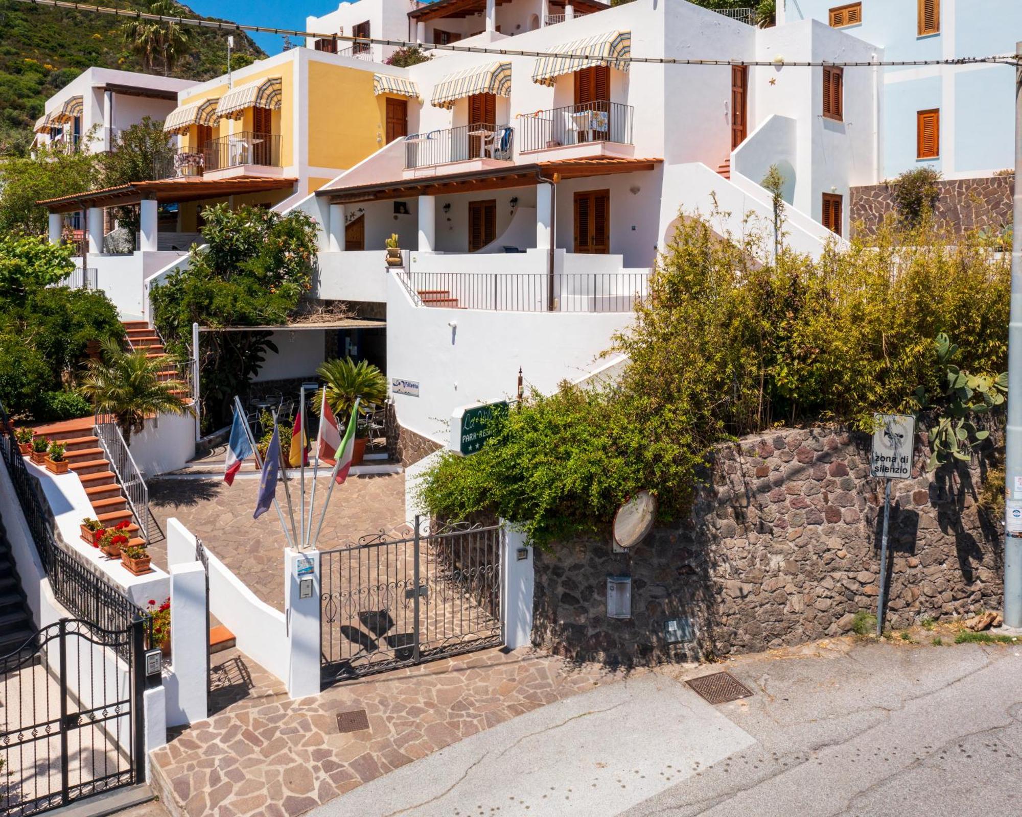 La Apartahotel