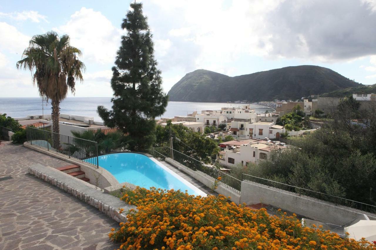 Aparthotel La 4*